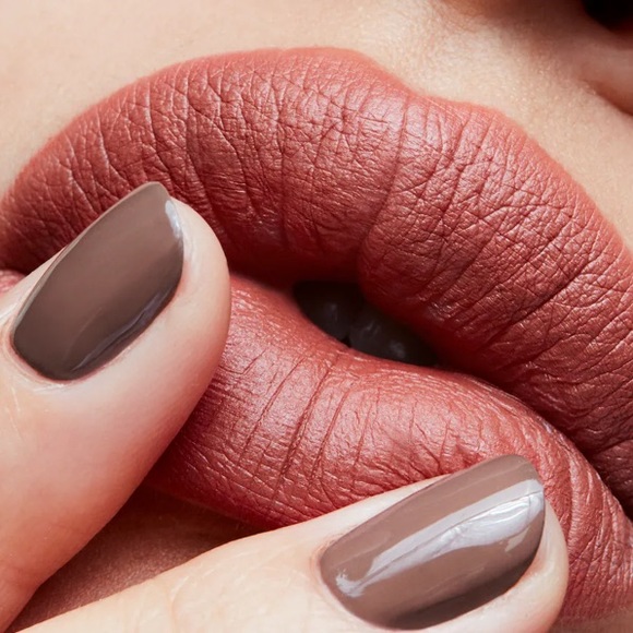 MAC MATTE LIPSTICK TAUPE (616) Muted Reddish Taup… - Picture 4 of 5